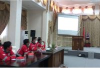 Foto. Managemen PT EBA saat menjelaskan kondisi wilayah tambagnya di Kecamatan Teweh Selatan, yang berdekatan dengan Bandara HM Sidik.