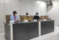 Kejari Barito Utara, Iwan Catur (sebelah kiri) didampingi Sekda Barut, Jainal Abidin dan Kasi Intelijen, Mochammad Ariffudin saat memberikan paparan.