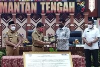 Bupati Bartim Ampera AY Mebas Saat Ikuti Rakor
