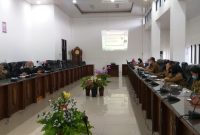 Komici 1 DPRD Barut saat menggelar rapat dengar pendapat (RDP) dengan managemen RSUD dan Dinas Kesehatan.