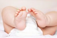Ilustrasi bayi dengan tiga kemaluan