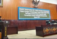 Wabup Mura Rejikinoor menyampaikan jawaban pemerintah di gedung dewan