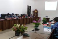 DPRD Barito Utara saat menggelar hearing terkait program reflanting di Barito Utara.