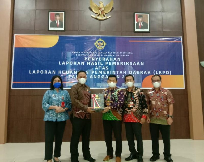 Bupati Barito Timur Ampera AY Mebas bersama Ketua DPRD Bartim Nur Sulistio.