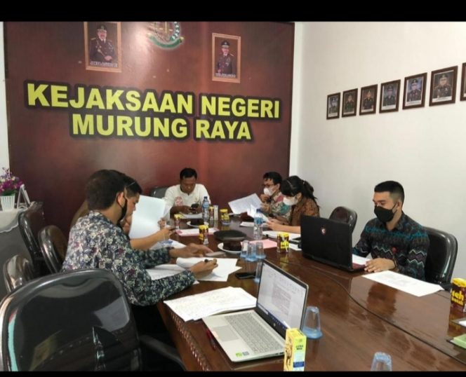 Kejari Mura ekpose dua tersangka yang menjerat Kades dugaan kasus korupsi dana desa
