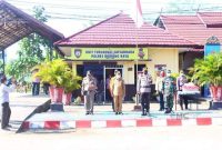 Wabup Mura Rejikinoor saat mengikuti apel Operasi Yustisi tim pemburu Covid-19