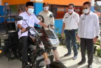 Wabup Mura Rejikinoor saat kunjungan ke kantor BPBD setempat