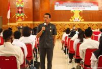 Bupati Mura Perdie M Yoseph saat memberikan pembekalan kepada CPNS di GPU Tira Tangka Balang