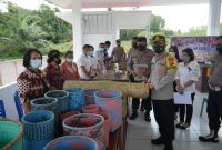 Kapolres Bartim Akbp Adandi Eka Pura,SH, SI., M.Pict , bersama peserta UMKM.