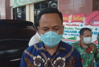 Katua DPRD Bartim Nur Sulistio saat di Wawancara di PN Tamiang Layang.