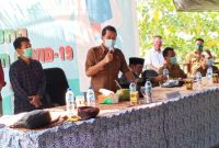 Bupati Mura Drs Perdie M Yoseph saat kunjungan di Kecamatan Seribu Riam