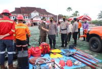 Bupati Mura Perdie M Yoseph saat pengecekan kesiapsiagaan Sapras 
antisipasi Karhutla