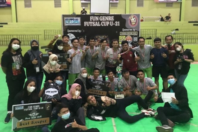 Tim Gegeh Rewind menjuarai Fun GenRe Futsal Cup U-21