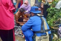 Kakek Marwan (72) usai ditemukan warga.