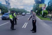 Foto Petugas Satlantas Polresta Palangka Raya saat melakukan olah TKP