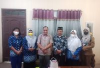 Foto - Ketua Komisi III DPRD Kabupaten Kotim H.Sanidin S.Ag beserta Anggotanya H.Ramli saat menerima kedatangan sejumlah guru PAUD, Selasa (11/01). foto. Ifit/1tulah.com.