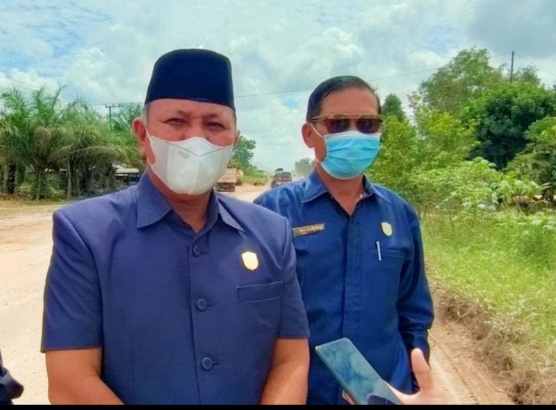 Wakil Ketua I DPRD Kotim, H. Rudianur (kiri depan).
Foto : Fit/1tulah.com