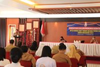 Wabup Mura Rejikinoor memberikan sambutan kepada peserta orientasi, Senin (17/01). Foto : Suroso/1tulah.com