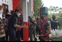 Bupati Mura Perdie M Yoseph menyambut  Dandim 1013/Mtw Letkol Edi Purwoko bersama istri. Foto : Suroso/1tulah.com