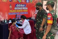 Perwira Penghubung Kodim 1012 Buntok Pantau Vaksinasi Anak Usia 6 Sampai 11 Tahun Di Polres Barito Timur. Foto: 1tulah.com/Zakirin.