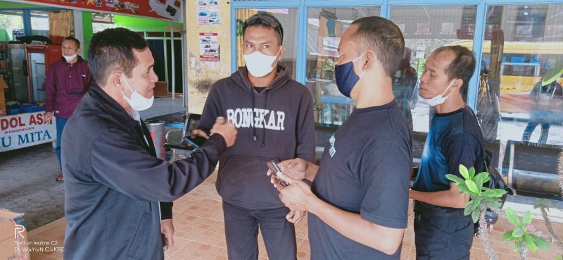 Foto: Zekirin/1tulah.com
Kepala Dinas Pertanian dan Ketahanan Pangan Kabupaten Bartim Trikorianto, SP, MM saat memberikan keterangan kepada awak media Senin (7/2/2022).


