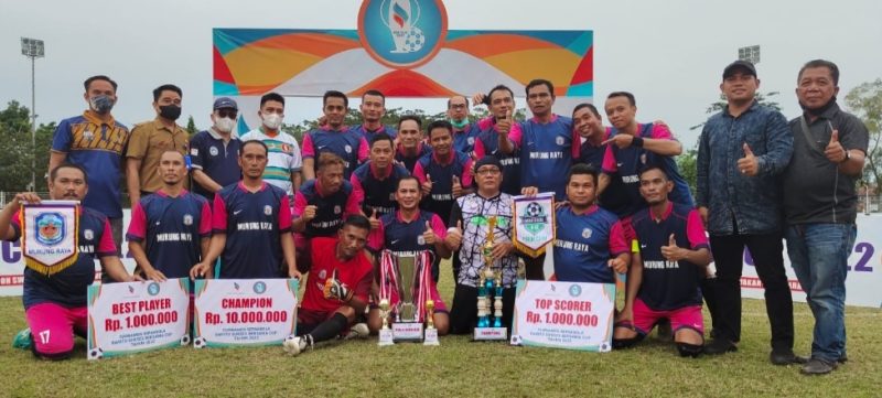 Mura Legend sukses menjuarai turnamen sepak bola BSB Cup 2022. Foto: Suroso/1tulah.com