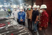 Bupati Bartim Ampera AY Mebas bersama rombongan tim ekonomi di Kalbar
Diskominfo / 1tulah.com
