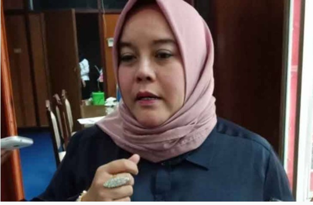 Wakil Ketua III DPRD Kalteng, Faridawaty Darland Atjeh