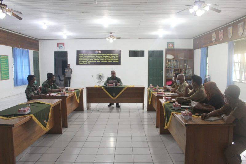 Kodim 1012 Buntok saat rapat koordinasi dengan Pemerintah Daerah terkait program kampung berkah tahun 2022. 
Foto. Alifansyah/1tulah.com
