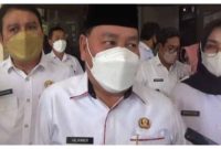 Bupati Halikinnor saat di wawancarai wartawan.oto.itri/1tulah.com
