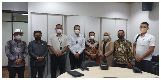Foto - Anggota Komisi II DPRD Kotim (Bidang Perkebunan), Wakil Ketua II DPRD Kotim, melakukan audiensi dengan Kementrian Lingkungan Hidup dan Kehutanan (KLHK) di Jakarta.Foto.Fitri/1tulah.com
