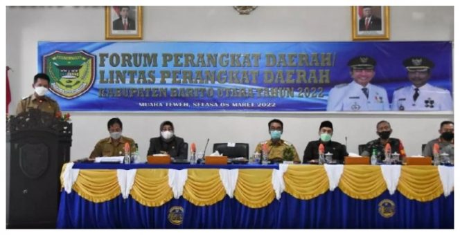 Bupati Nadalsyah saat memberikan penekanan dalam forum rapat lintas perangkat daerah.
Foto.Delia/1tulah.com

