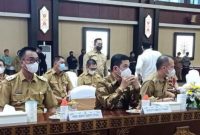 Bupati Barito Timur Ampera Ay Mebas beserta jajaran mengikuti rapat Koordinasi Pemberantasan Korupsi Terintegrasi se-Kalteng. 
Foto: 1tulah.com/zakirin
