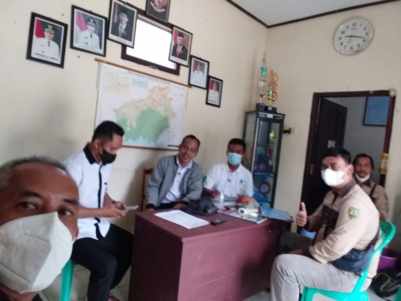 Dinas Kebudayaan Pariwisata Pemuda dan Olahraga Kabupaten Barito Timur saat melakukan verifikasi legalitas kepemilikan aset objek wisata di Desa Netampin Kecamatan Dusun Tengah.
