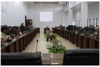 DPRD Barito Utara saat menggelar rapat terkait laporan LKPJ Bupati Barito Utara tahun 2022. Foto.Delia/1tulah.com