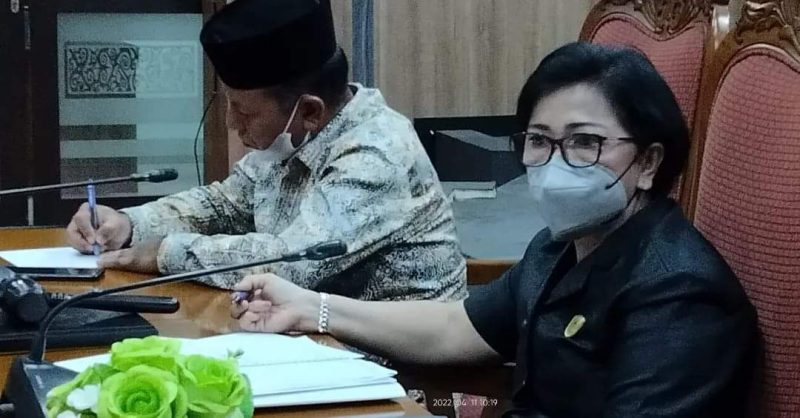 Ketua DPRD Kabupaten Kotawaringin Timur, Dra. Rinie Anderson.(Fit)