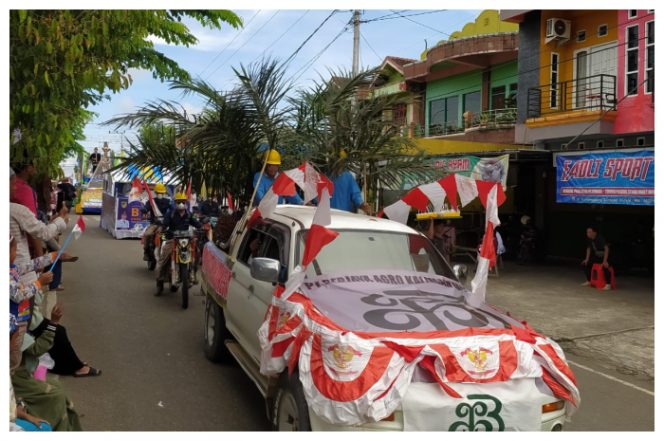 PT BAK ikkut ambil bagian pada kemeriahan pawai karnaval pembangunan di Muara Teweh, Barito Utara.Foto. Ahmad Sopian/1tulah.com
