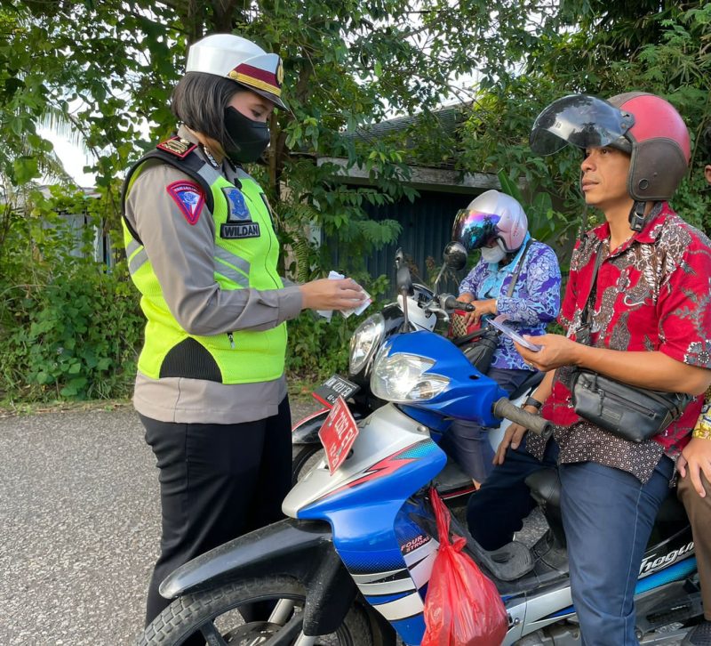 Satlantas Polres Barito Utara saat menggelar razia di jalan.Foto.Delia/1tulah.com