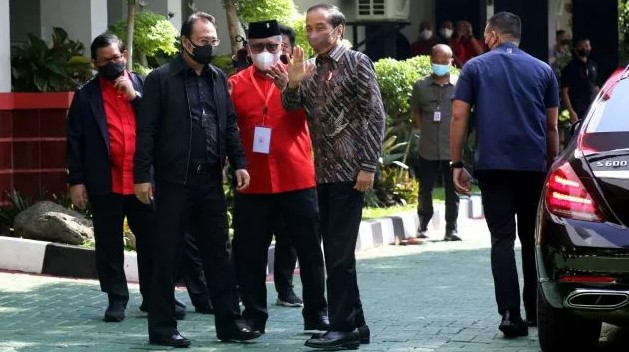 Presiden RI Joko Widodo atau Jokowi menghadiri secara langsung acara pembukaan Rapat Kerja Nasional atau Rakernas ke-2 PDI Perjuangan di Sekolah Partai PDIP, Lenteng Agung, Jakarta Selatan, Selasa (21/6/2022).foto suara.com
