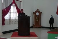 
Lisda Arriyana, Pj Bupati Barsel saat berpidato di sidang paripurna ke 6 masa persidangan II Tahun 2022. 
Foto. Alifansyah/1tulah.com
