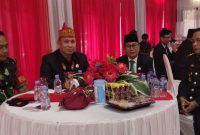 Wabup Mura Rejikinoor bersama ketua DPRD Mura Doni saat menghadiri syukuran hari jadi Bhayangkara ke 76 di aula Mapolres Mura. (Foto : suroso/1tulah.com)