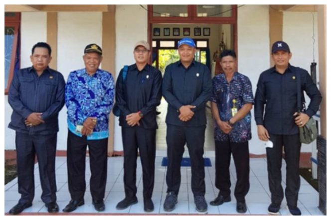 4 anggota DPRD Barito Utara saat reses di Kecamatan Montallat. Foto.Delia/1tulah.com