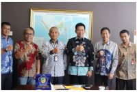Rombongan Bupati Barito Utara saat diterima Direktur Toponimi dan Batas Daerah pada Direktorat Jenderal Bina Administrasi Kewilayahan Kemendagri, Sugiarto. Foto.Humas Barut