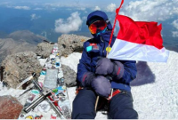 Khansa Syahla, Siswi Kelas XI Asal Indonesia Sukses Kibarkan Merah Putih di Puncak Gunung Elbrus.foto.suara.com