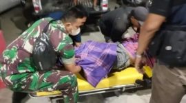 Korban penembakan saat di evakuasi petugas (foto : suara.com)