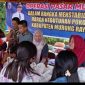 Pemkab Murung Raya saat melaksanakan  pasar murah, Minggu (18/09/2022) (suroso/1tulah.com)