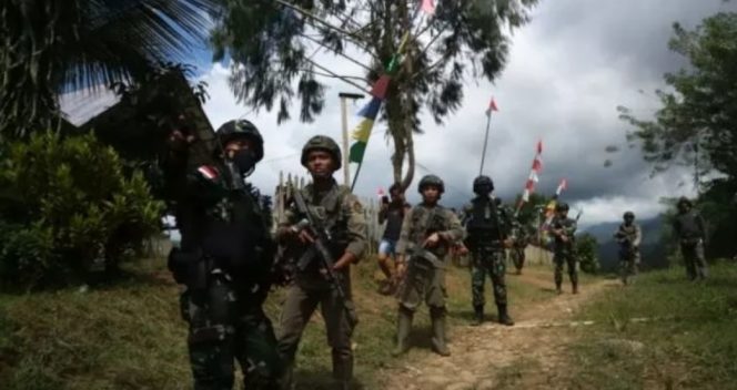 Satgas Madago Raya melakukan penyisirah dan pemburuan sisa DPO MIT Poso (antara/suara.com)