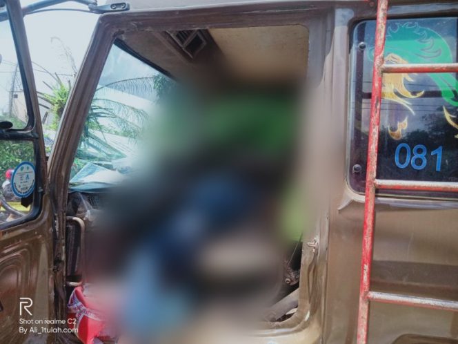 Sopir truk fuso ditemukan meninggal dunia sebelum dibawa ke RSUD Buntok, Rabu (28/9/2022) Foto. Alifansyah/1tulah.com