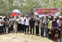 Gubernur Kalteng H Sugianto Sabran dan rombongan  saat berada di Bartim.Foto.Ingkit/1tulah.com