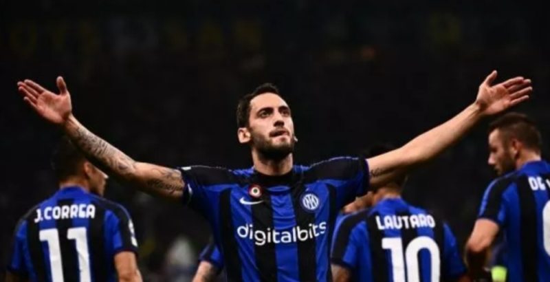 Gelandang Inter Milan Hakan Calhanoglu [ANTARA/AFP/MARCO BERTORELLO]